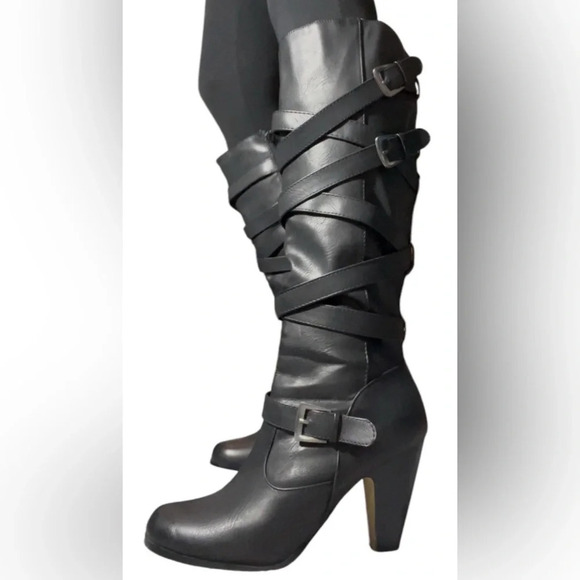 Heeled Boots - Picture 8 of 9